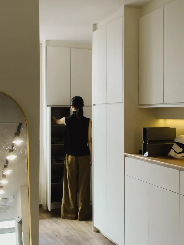 Entryway built-in shoe cabinet